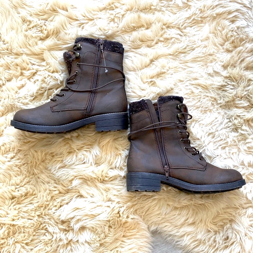 Brand NEW Rocket Dog Lace Boots